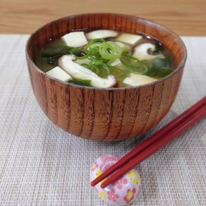 簡単 椎茸とわかめと豆腐のお味噌汁 レシピ 作り方 By Cho クックパッド 簡単おいしいみんなのレシピが370万品