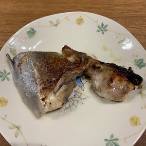 ふわ旨 かんぱちのカマの塩焼き レシピ 作り方 By ゆっちぇとまましゃん クックパッド 簡単おいしいみんなのレシピが373万品