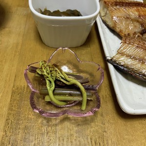 短時間でわらびあく抜き レシピ 作り方 By Masayo943 クックパッド 簡単おいしいみんなのレシピが371万品