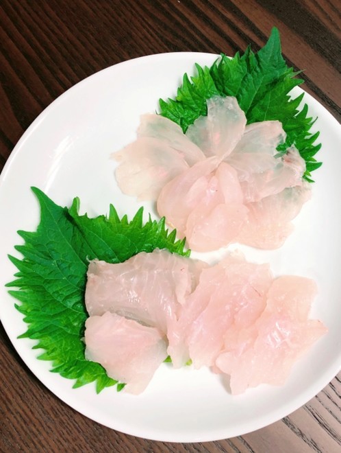 魚を捌こう 赤ハタの刺身 薄造り編 レシピ 作り方 By 戦うコックサン クックパッド 簡単おいしいみんなのレシピが376万品