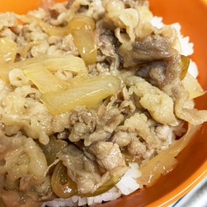 めんつゆで簡単 即席10分 吉野家風牛丼 レシピ 作り方 By 三月兎 クックパッド 簡単おいしいみんなのレシピが371万品