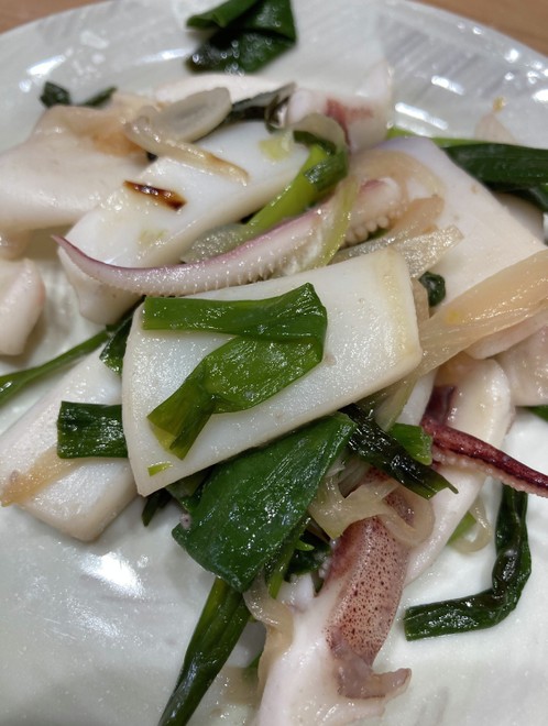 ウマっ いかとネギの ガーリック塩炒め レシピ 作り方 By Blue Island クックパッド 簡単おいしいみんなのレシピが378万品