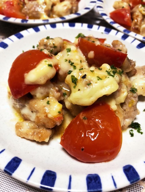 チキンとトマトのフライパンチーズ焼き レシピ 作り方 By キャラメリーナ クックパッド 簡単おいしいみんなのレシピが375万品