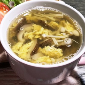 たっぷりきのことふわふわ卵の白だしスープ レシピ 作り方 By ヤマキ クックパッド 簡単おいしいみんなのレシピが373万品