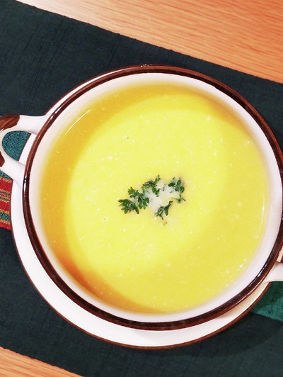 バターナッツかぼちゃのスープ、チリとクレームフレーシュ入り レシピ