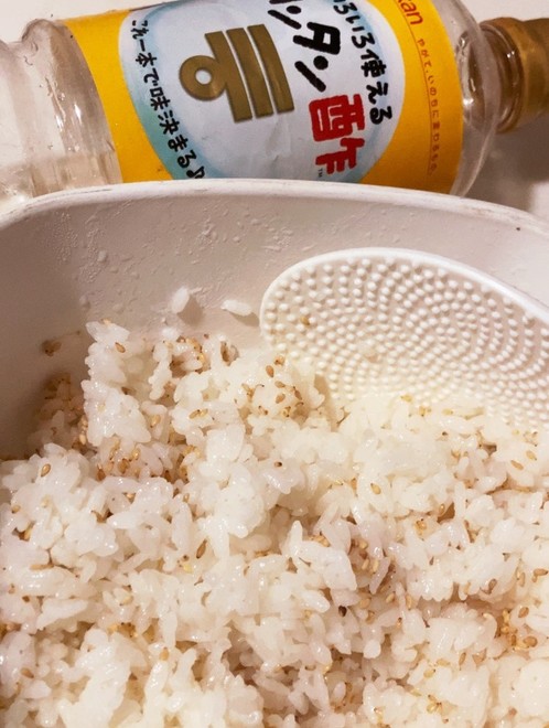 ミツカンかんたん酢 で簡単すし飯 レシピ 作り方 By オレの夜食 食堂 クックパッド 簡単おいしいみんなのレシピが377万品