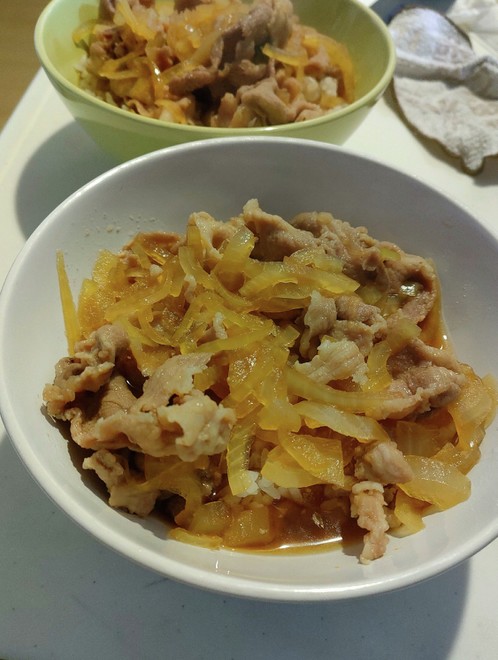 煮込み時間５分 麺つゆde簡単過ぎる牛丼 レシピ 作り方 By りょーーーこ クックパッド 簡単おいしいみんなのレシピが377万品