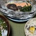 秋鮭きのこホイル蒸し！菊菜と豆腐のおつゆ