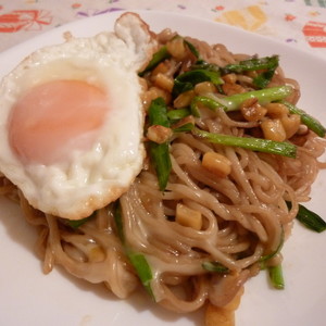 超簡単 とろけるチーズ卵焼きそば レシピ 作り方 By Sanpinpon クックパッド 簡単おいしいみんなのレシピが357万品