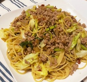 ヒスピキャベツのロースト、ガーリック＆チリクラム添えのレシピ