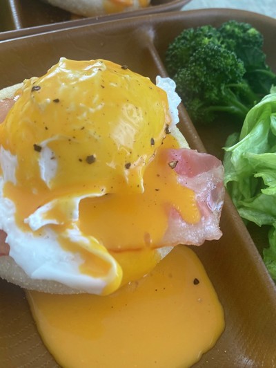 自家製エッグベネディクトのレシピ