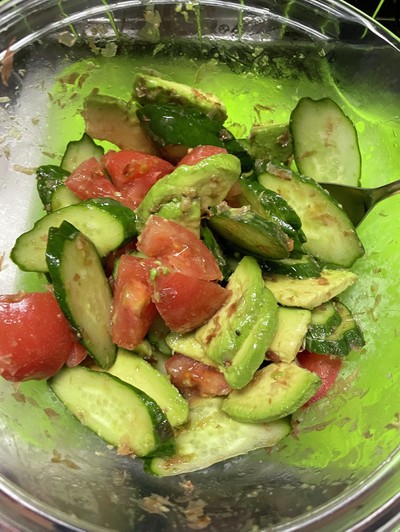 キュウリとアボカドのサラダのレシピ