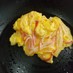 卵とカニカマのガリバタ炒め