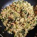 小松菜とベーコンのガーリック炒飯。