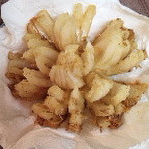 唐揚げのお供はフラワーオニオンフライ レシピ 作り方 By にわとりのびぼうろく クックパッド