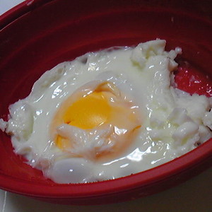 ｼﾘｺﾝｽﾁｰﾏｰ De 目玉焼き レシピ 作り方 By ズボラ女 クックパッド 簡単おいしいみんなのレシピが350万品