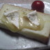 カマンベールチーズトースト。