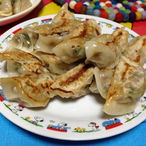 臭くないからお弁当にも入れれる旨ぎょうざ レシピ 作り方 By コロママ クックパッド 簡単おいしいみんなのレシピが358万品