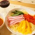 夏野菜と温玉の冷製ミートつけスパゲティ