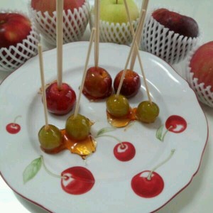 かき氷シロップでリンゴ飴 レシピ 作り方 By フポン クックパッド 簡単おいしいみんなのレシピが358万品