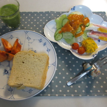 お豆腐食パンと柿ドレッシングの朝ご飯♡