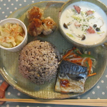 ワンプレート☆塩鯖と白菜シチューの晩御飯