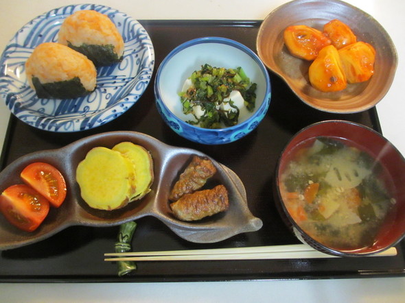 田舎の大根の葉ふりかけと安納芋の朝ご飯