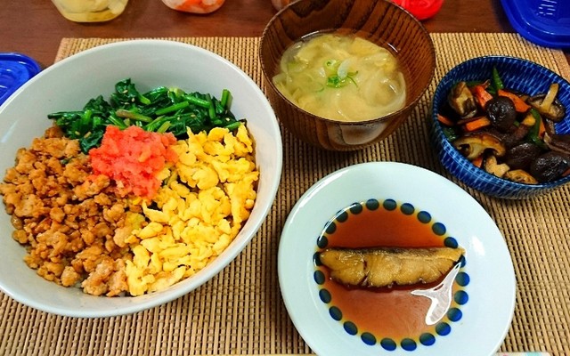三色丼 おかずの献立 クックパッド 簡単おいしいみんなのレシピが366万品