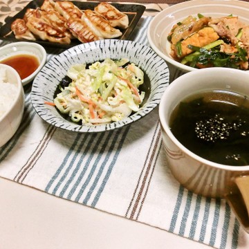 ニラと豆腐のキムチ煮で夕食