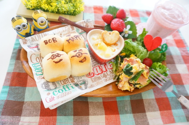 ちぎりパンミニオン スヌーピーの朝食 By Tommy 0304 クックパッド みんながのせた献立