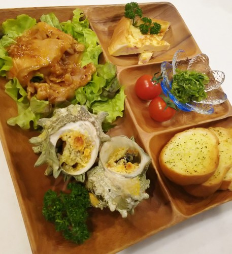 サザエのガーリックバター焼き