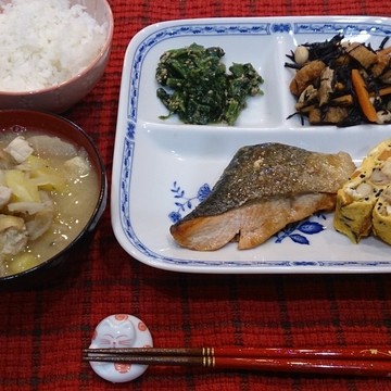 夕食　鮭の生姜焼き