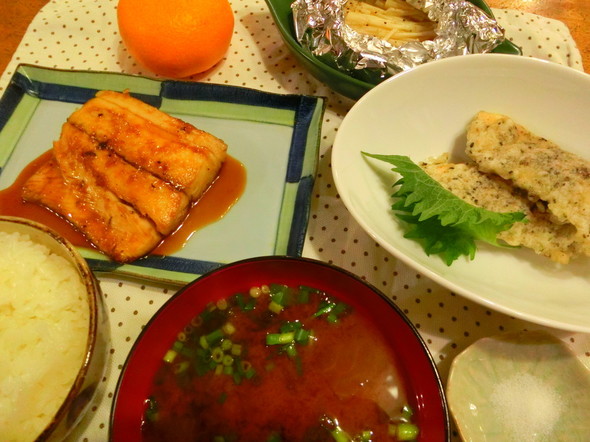 胡麻入り鶏天と鰆の生姜焼き