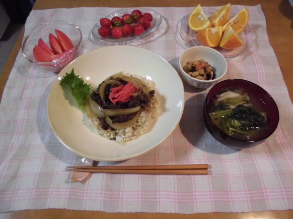 17.3.28 もち麦ごはんで牛丼の夕食
