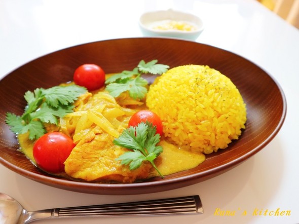 マヨレモン香る~チキンインドカレーで昼食