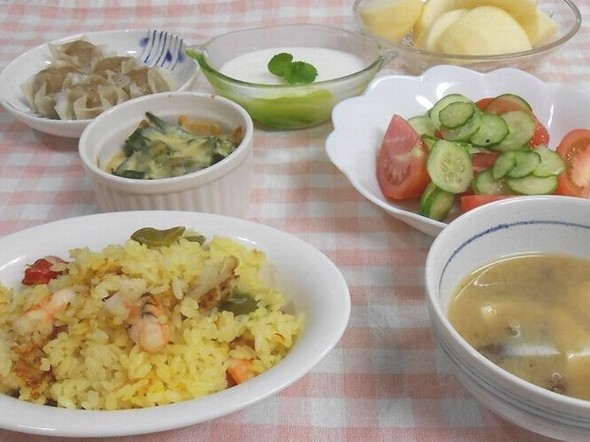 簡単パエリアとオクラチーズとナメコ味噌汁