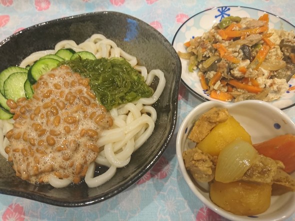 昼食 めかぶ納豆うどん