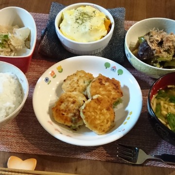 豆腐と鶏ひき肉の枝豆入り焼きナゲット夕食