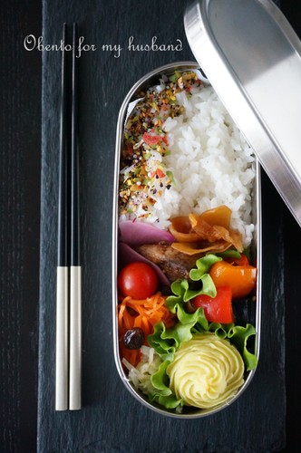 【パパ弁】カラフルで賑やかなお弁当