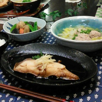 カラスガレイの煮付✖白菜と肉団のスープ鍋