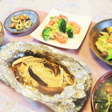 旬の鮭と茸とブロッコリーでバランス夕食