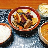 薩摩芋の煮物、コールスロー、豆乳味噌汁
