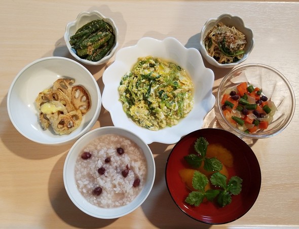 1/15小豆粥と卵とじとミカンのお吸い物
