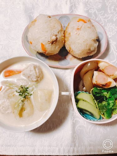 鶏団子のクリームシチュー 1/23