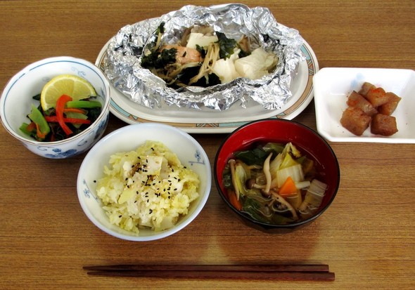里芋ごはんと豆腐ときのこ蒸しの定食