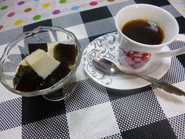 オッサンの白黒コーヒーゼリーのデザート❤