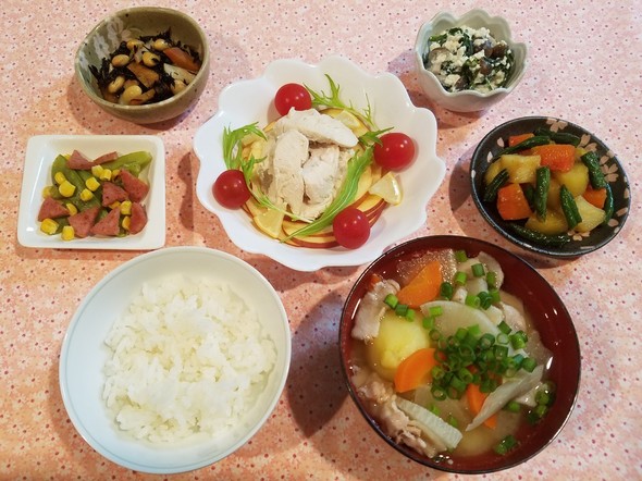 鶏肉と林檎のハーモニー♪&具だくさん豚汁