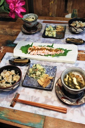 よだれ鶏とあさりとわかめの炊き込みご飯