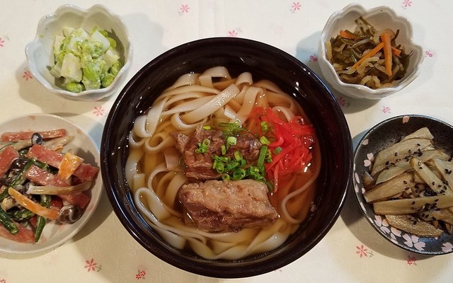 本格そばだし 粉末 ゆし豆腐 マルタケ 美味しい 軟骨ソーキそば てびちそば そばダシ 4食入り ちゃんぷるー お手軽 三枚肉そば