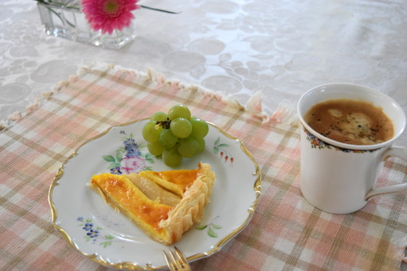 休日にスイーツ作り♪(洋梨のタルト)